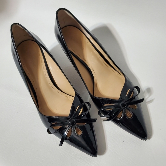 Joan & David Black Patent Leather Heels Bow Detail Flower Petal Cut Outs Size 7 - Picture 6 of 15